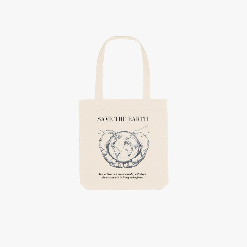 'SAVE THE EARTH B&W' Organic Tote-Bag aus 80% recycelter Bio-Baumwolle und 20% recyceltem Polyester in der Farbe Natural