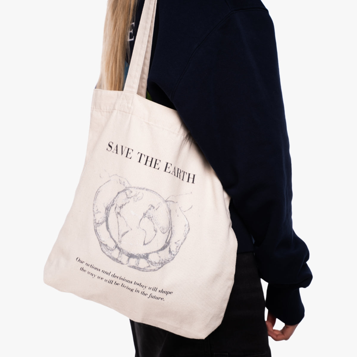 'SAVE THE EARTH B&W' Organic Tote-Bag in der Farbe Natural als Detailaufnahme